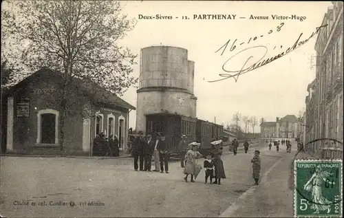 Ak Parthenay Deux Sèvres, Avenue Victor Hugo
