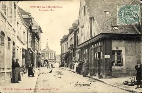 Ak Moulins la Marche Orne, La Grande Rue