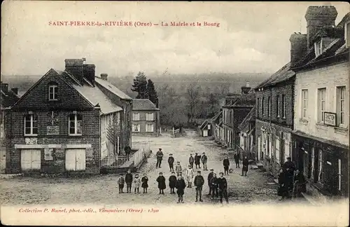 Ak Saint-Pierre-la-Rivière Orne, La Mairie et le Bourg