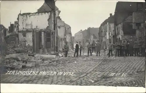 Foto Ak Visé Wallonien Lüttich, Zerschossene Häuser, Kriegszerstörung 1. WK