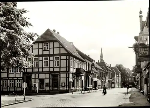 Ak Dömitz an der Elbe Mecklenburg, Straße der Völkerfreundschaft, Möbelhandlung