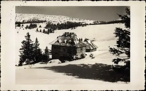 Foto Ak Kopaonik Serbien, Planinski Dom, Hütte im Schnee