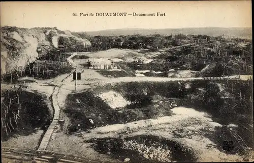 Ak Douaumont Wallonien Luxemburg, Douaumont Fort, Felder