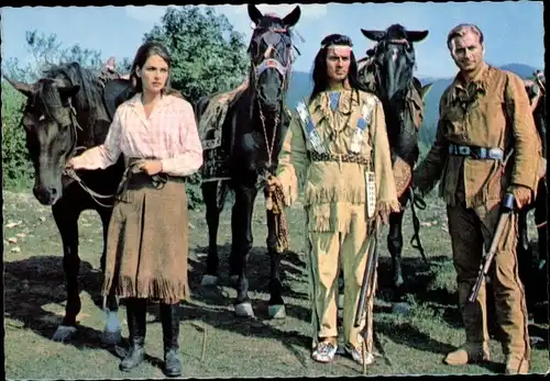 Ak Schauspieler Lex Barker, Pierre Brice und Karin Dor in Der Schatz im Silbersee