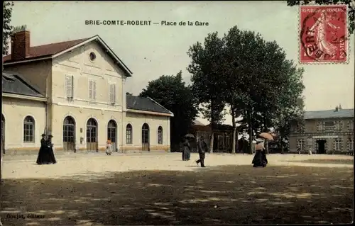 Ak Brie Comte Robert Seine et Marne, Place de la Gare