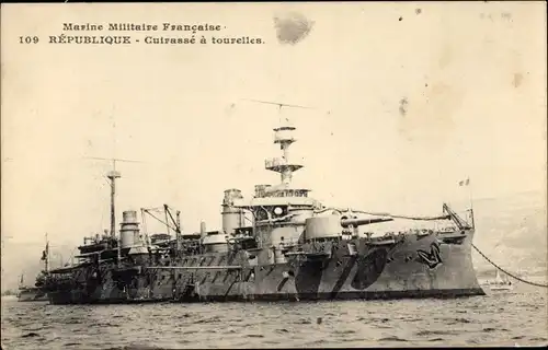 Ak Französisches Kriegsschiff, Republique, Cuirasse a tourelles