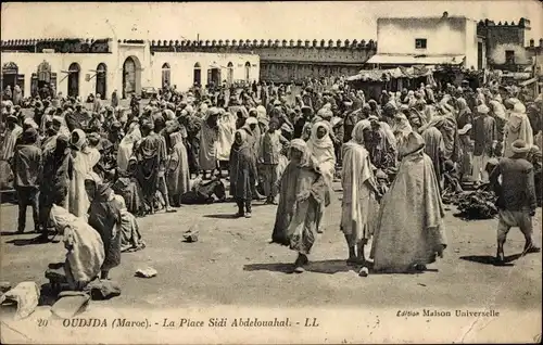 Ak Oudjda Oujda Marokko, La Place Sidi Abdelouahab