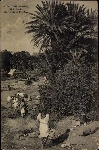 Ak Oudjda Oujda Marokko, Sidi Tahia, Bords de la Riviere, Palmen, Arbeiterinnen