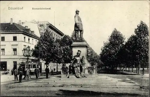 Ak Düsseldorf am Rhein, Bismarckdenkmal, Straßenbahn