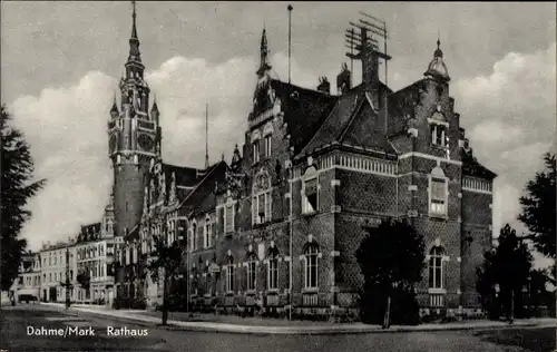 Ak Dahme in der Mark, Blick auf das Rathaus, Straßenseite