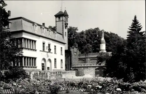 Foto Ak Freyburg an der Unstrut Sachsen Anhalt, Villa, Gartenanlagen