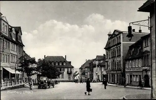 Ak Eisenberg in Thüringen, Stadtpartie, Passanten