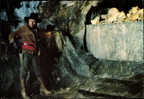Ak Der Schatz im Silbersee, Herbert Lom in einer Höhle, Karl May