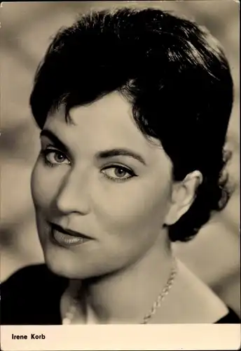 Ak Schauspielerin Irene Korb, Unser täglich Brot, Portrait