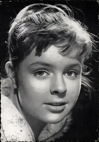 Ak Schauspielerin Sabine Sinjen, Portrait