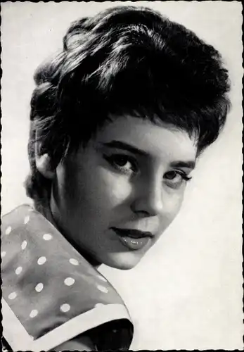 Ak Schauspielerin Corny Collins, Portrait