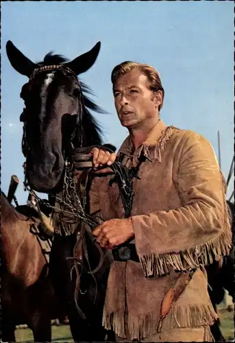 Ak Schauspieler Lex Barker, Portrait als Old Shatterhand mit einem Pferd, Winnetou II. Teil