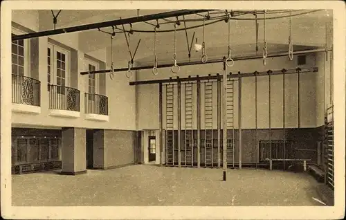 Ak Hansestadt Lübeck, Freesesche Schule am Falkenplatz, Turnsaal