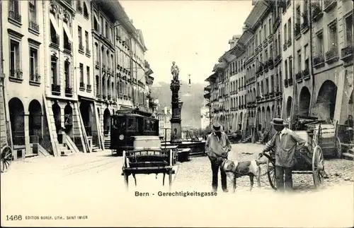Ak Bern Stadt Schweiz, Gerechtigkeitsgasse, Brunnen, Straßenbahn