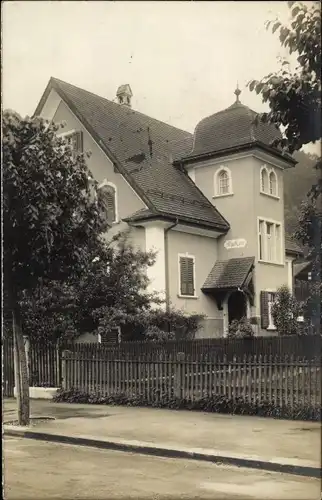 Foto Ak Bad Ragaz Kanton St. Gallen, Straßenpartie mit Wohnhaus