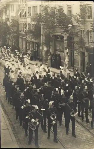 Foto Ak Fribourg Freiburg Stadt Schweiz, Festumzug in der Stadt, Blaskapelle