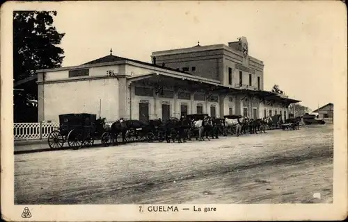 Ak Hammam Maskhoutine Guelma Algerien, La gare, Kutschen am Bahnhof
