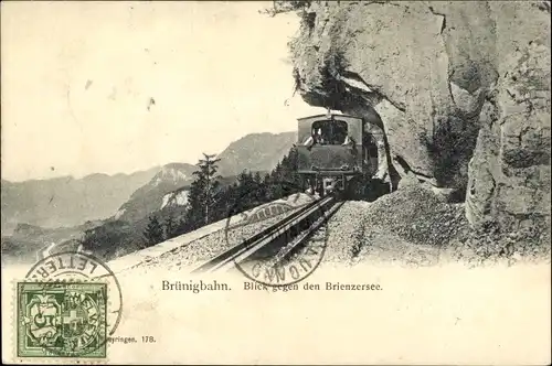 Ak Brünig Meiringen Kt Bern Schweiz, Brünigbahn, Blick gegen Brienzersee