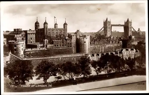 Ak London City England, Tower of London, Tower Bridge