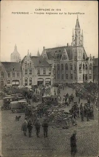 Ak Poperinghe Poperinge Westflandern, Troupes Anglaises sur la Grand Place