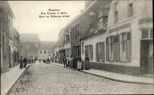 Ak Messines Westflandern, Rue Courte et Belle, Kort en Schoone straat