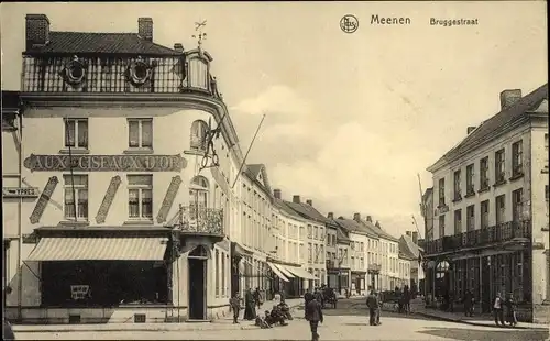 Ak Meenen Westflandern, Bruggestraat, Passanten, Aux ciseaux d'Or