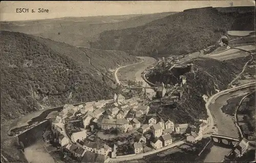 Ak Esch sur Sure Esch an der Sauer Luxemburg, Panorama, Luftbild, Fluss