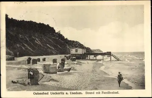 Ak Ostseebad Ückeritz auf Usedom, Strand mit Familienbad, Strandkörbe