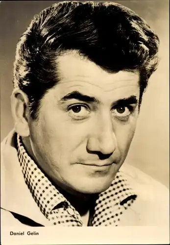 Ak Schauspieler Daniel Gelin, Drei Mädchen aus Paris