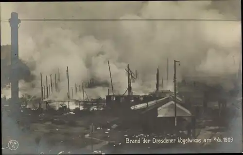 Ak Dresden Zentrum, Brand der Vogelwiese 2.8.1909, Feuer, Ruinen
