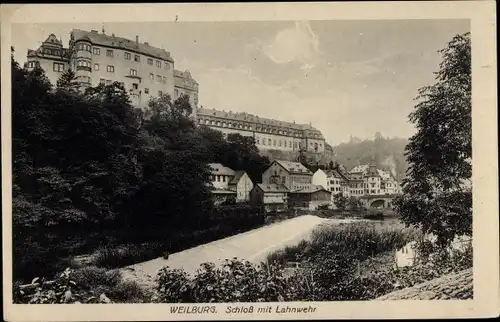 Ak Weilburg im Lahntal, Schloss mit Lahnwehr