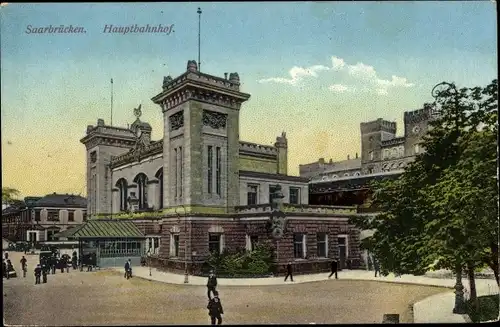 Ak Saarbrücken, Hauptbahnhof, Bahnhofsvorplatz, Park, Reisende