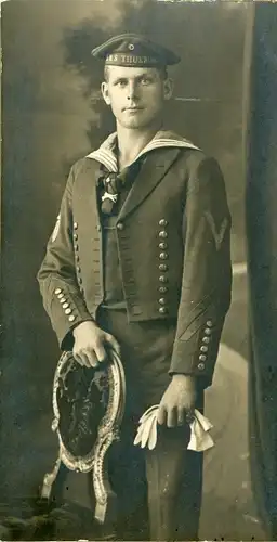 Kabinett Foto Deutscher Seemann in Uniform, SMS Thueringen, Kaiserliche Marine, Portrait