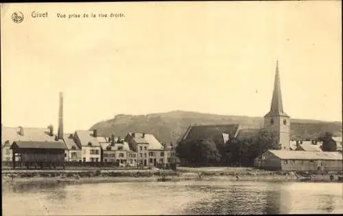 Ak Givet Ardennes, Blick vom Fluss zum Ort, Kirche