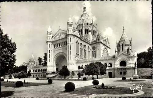 Ak Lisieux Calvados, la Basilique