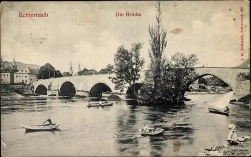 Ak Echternach Luxembourg, Brücke, Fluss, Boote