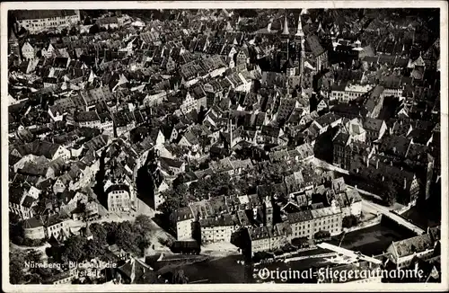 Ak Nürnberg in Mittelfranken, Original Fliegeraufnahme, Blick auf die Altstadt, Kirche