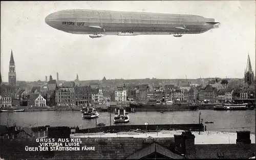 Ak Kiel in Schleswig Holstein, Luftschiff Viktoria Luise über der städtischen Fähre, Zeppelin
