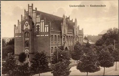 Ak Ueckermünde in Vorpommern, Partie an der Knabenschule