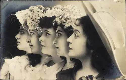 Ak Portrait von fünf Frauen im Profil
