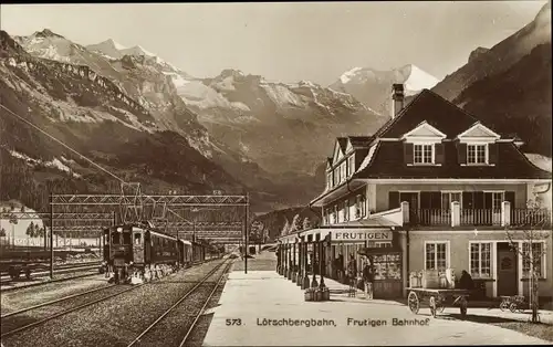 Ak Frutigen Kanton Bern, Lötschbergbahn, Bahnhof, Gleisseite