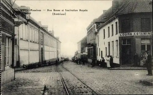 Ak Messines Mesen Westflandern, Rue Basse et Institution Royale, Extérieur