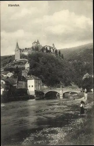 Ak Vianden Luxemburg, Teilansicht mit Brücke, Schloss