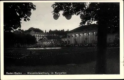 Ak Baden Baden am Schwarzwald, Wiesenbeleuchtung im Kurgarten