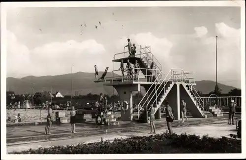 Ak Offenburg im Schwarzwald Ortenaukreis, Strandbad, Sprungturm